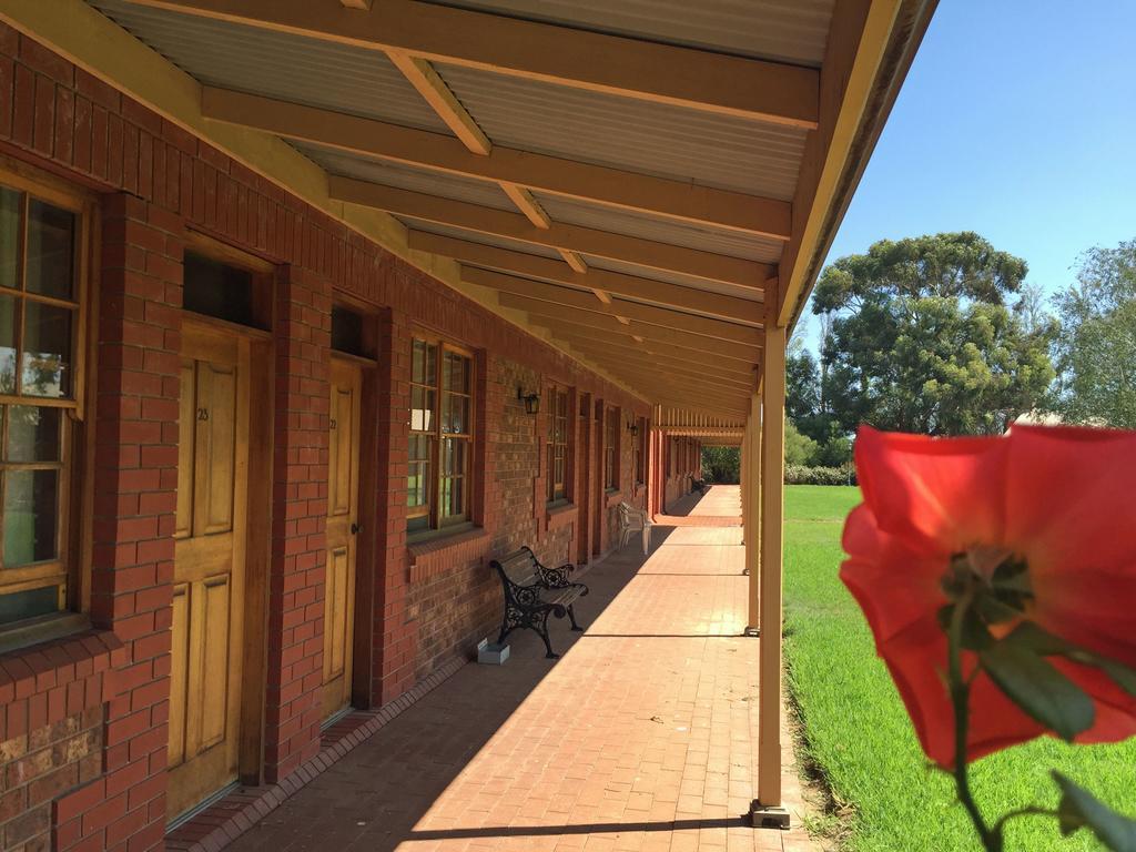 Coonawarra Place Motor Inn Exteriér fotografie