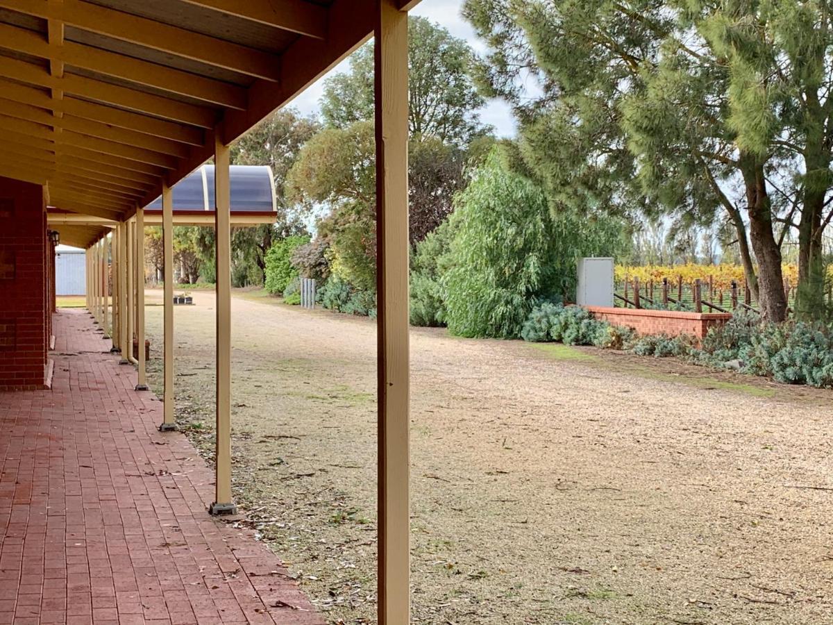Coonawarra Place Motor Inn Exteriér fotografie